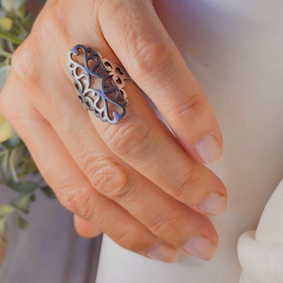 NWT, STAINLESS STEEL Silver láser Cut Pattern Woman ring , Size 6.5 - Picture 16 of 17